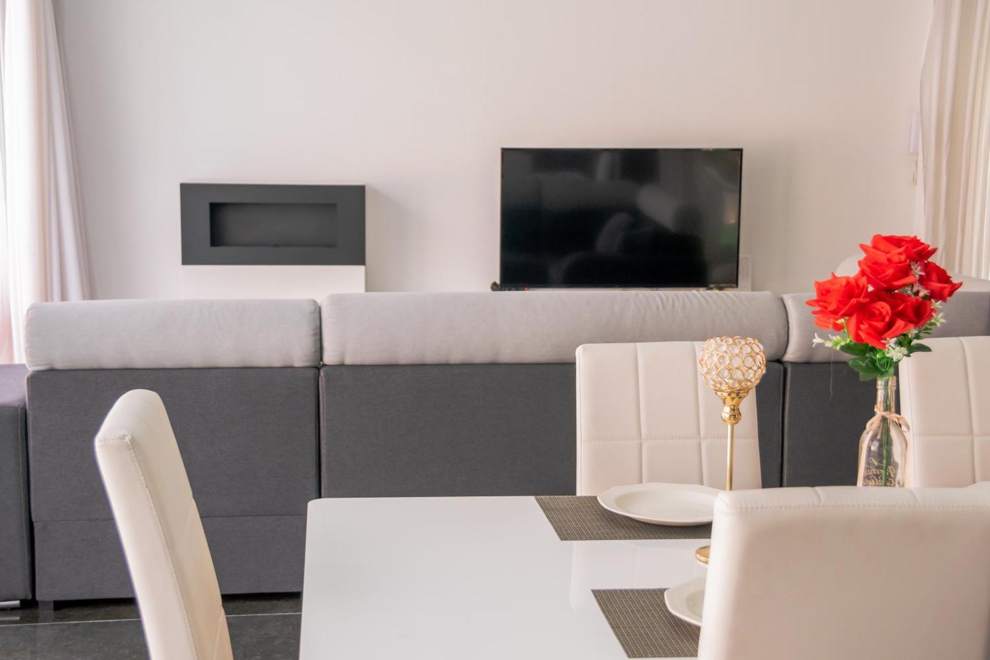 Luxurious Villa Marly II Castelldefels Zewnętrze zdjęcie