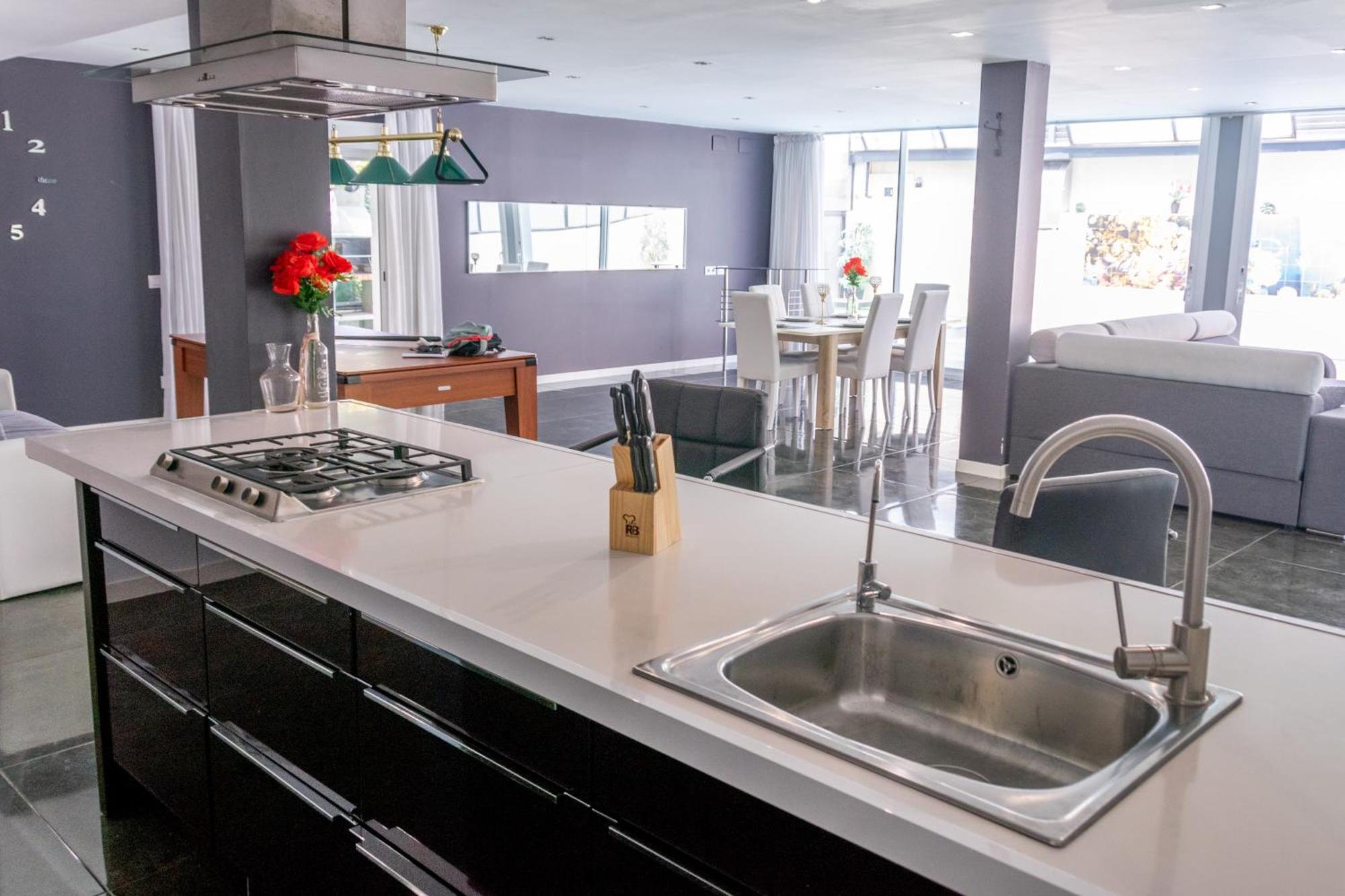 Luxurious Villa Marly II Castelldefels Zewnętrze zdjęcie